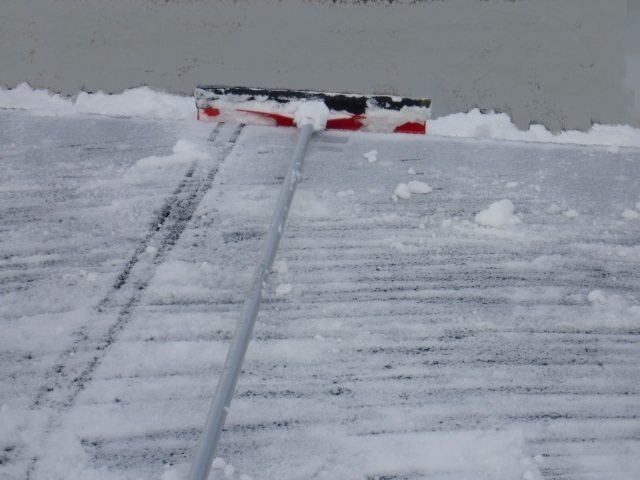太陽光パネル雪おろし22.JPG